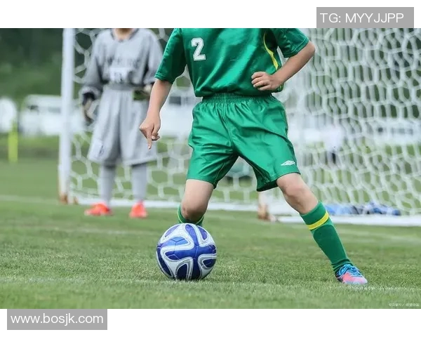 平谷足球球星的崛起与梦想之路探寻：从草根到绿茵场的奋斗故事