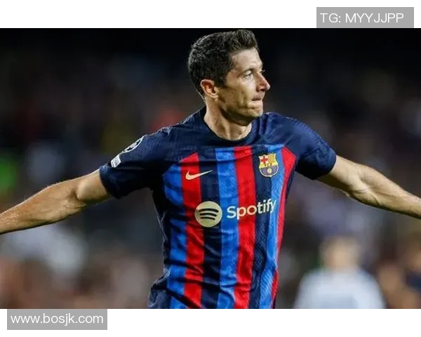 现役十大足球球星排名揭秘 谁将成为全球足坛的领军人物 现役十大足球球星排名揭秘 谁将成为全球足坛的领军人物